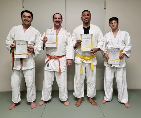 Kyu-Prüfung: Umid, Cornel, Jimmy, Jonathan Kyu-Prüfung: Umid, Cornel, Jimmy, Jonathan